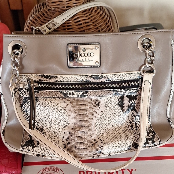 Nicole Miller Gray and Cream Women's Bag - Picture 1 of 5